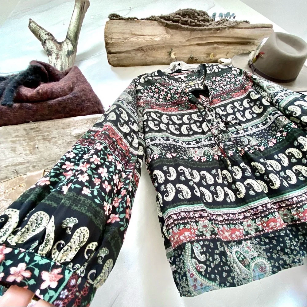 Anthropologie Skies Are Blue Boho paisley blouse w western/Gypsy/prairie vibe - Picture 3 of 10
